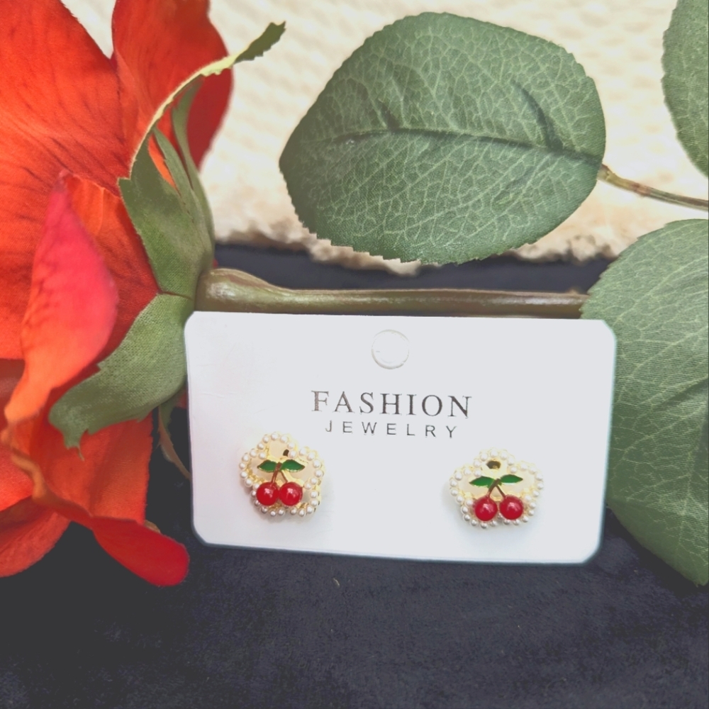 Cherry stud earrings 🍒